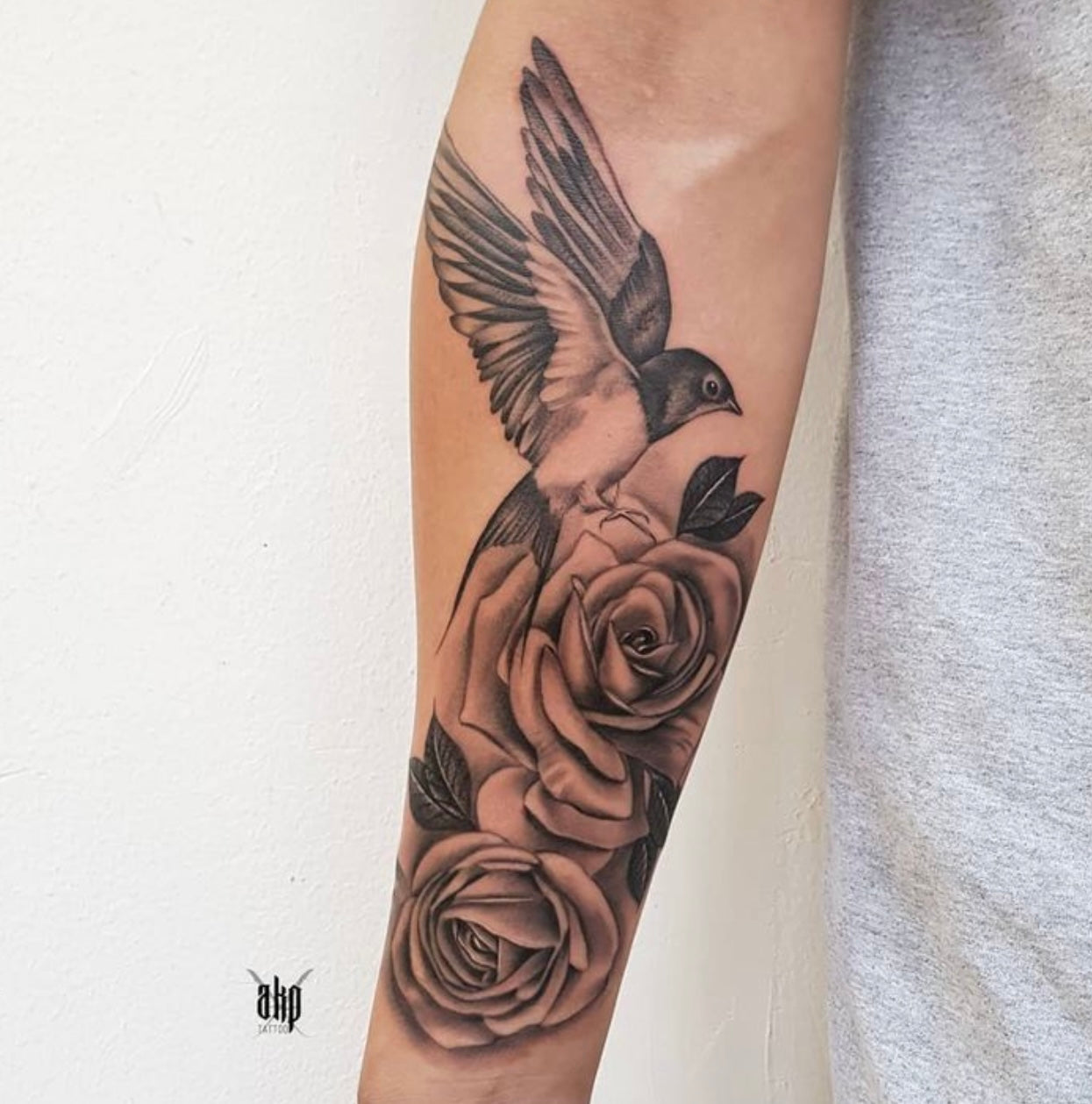 Realistic dove tattoo by artist Ashley Green | Tattoos, Dragon tattoo  designs, Skull tattoo